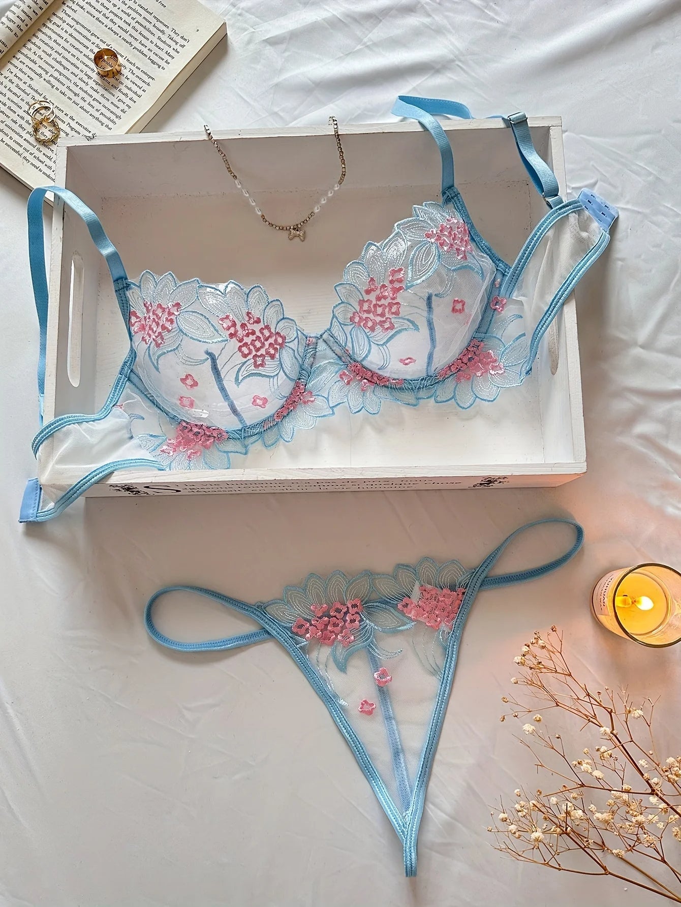 Hera Hortensia Lingerie Set