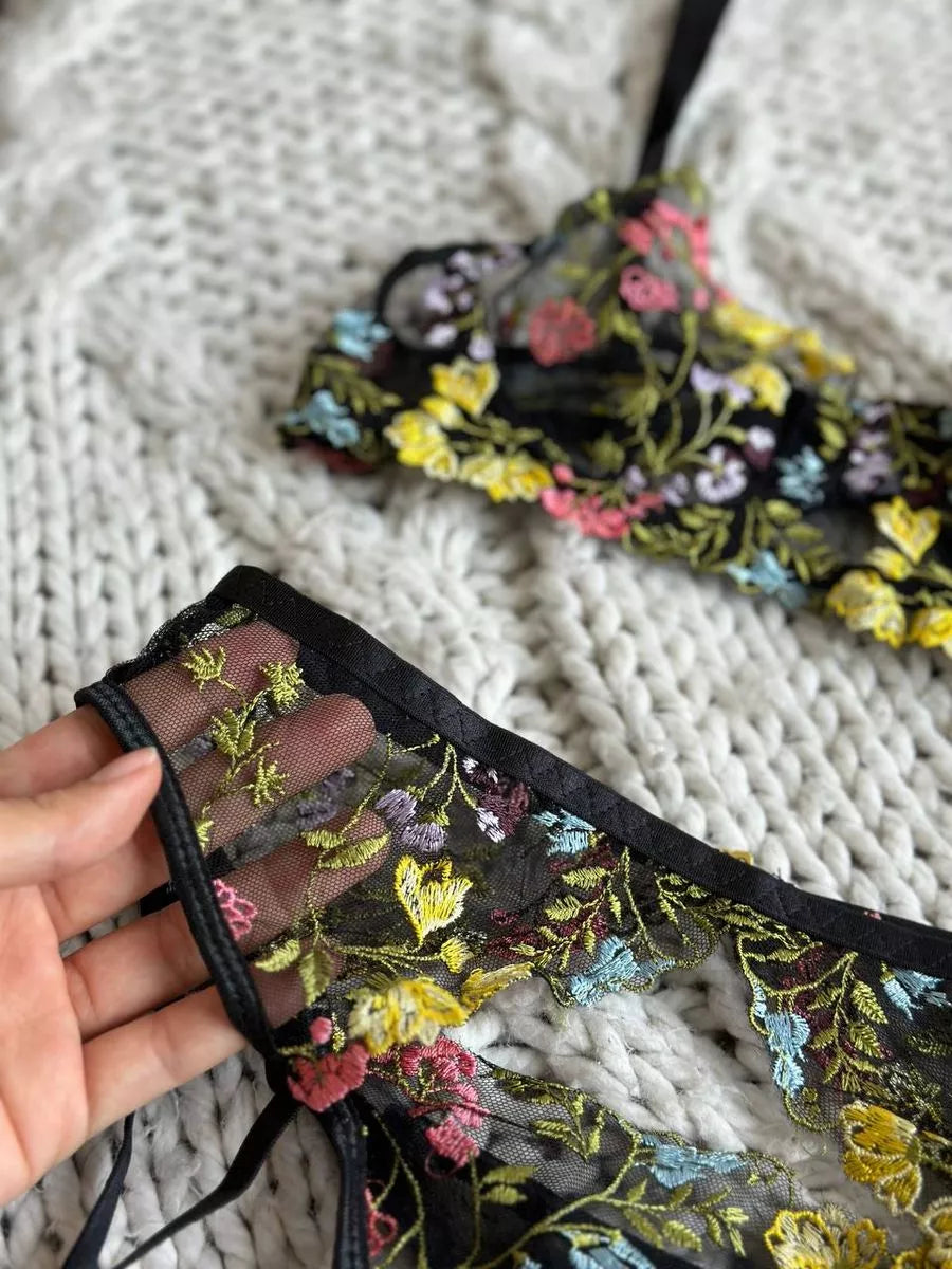 Gardens Black Lingerie Set