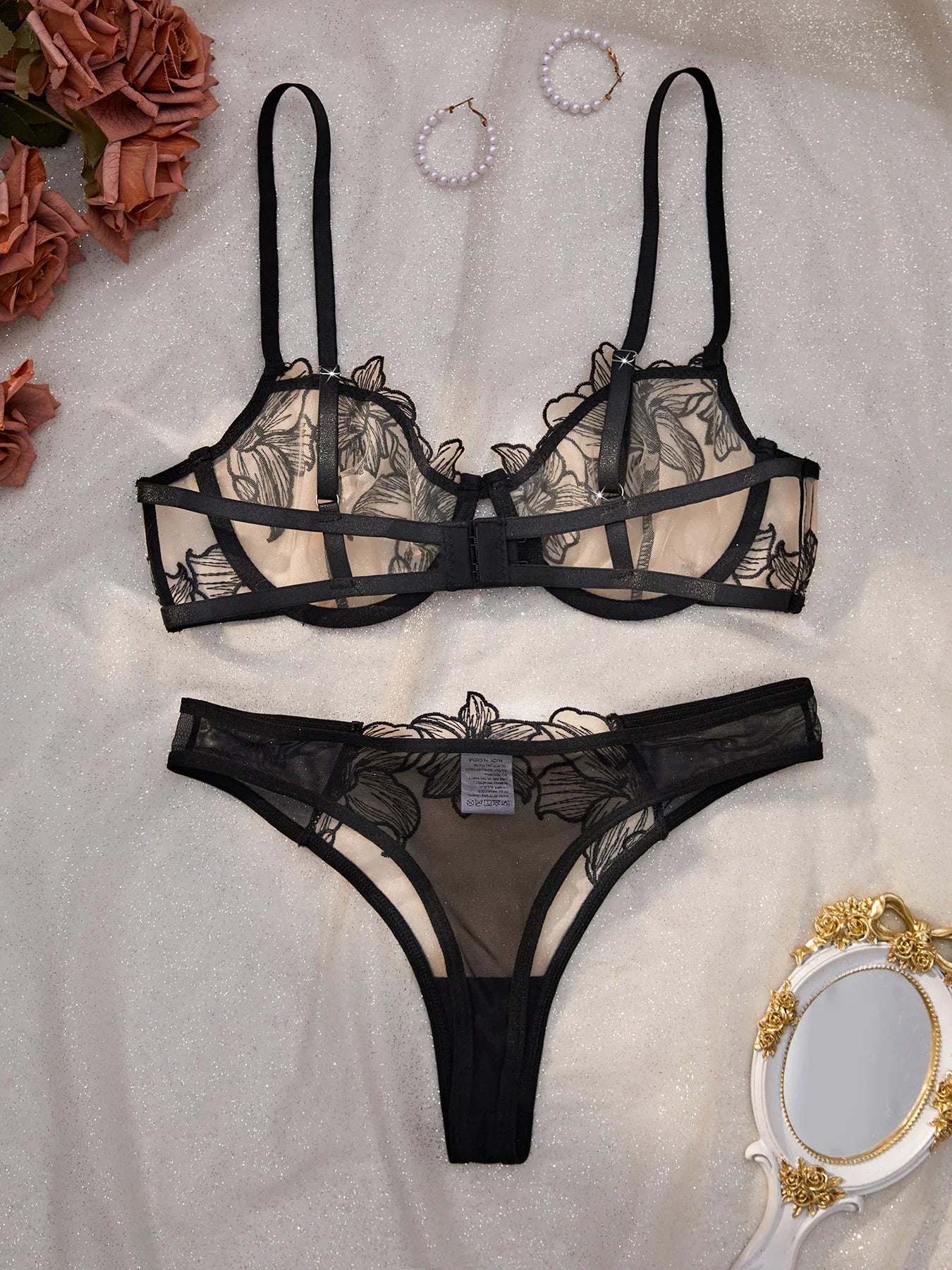 Lys Lingerie Set