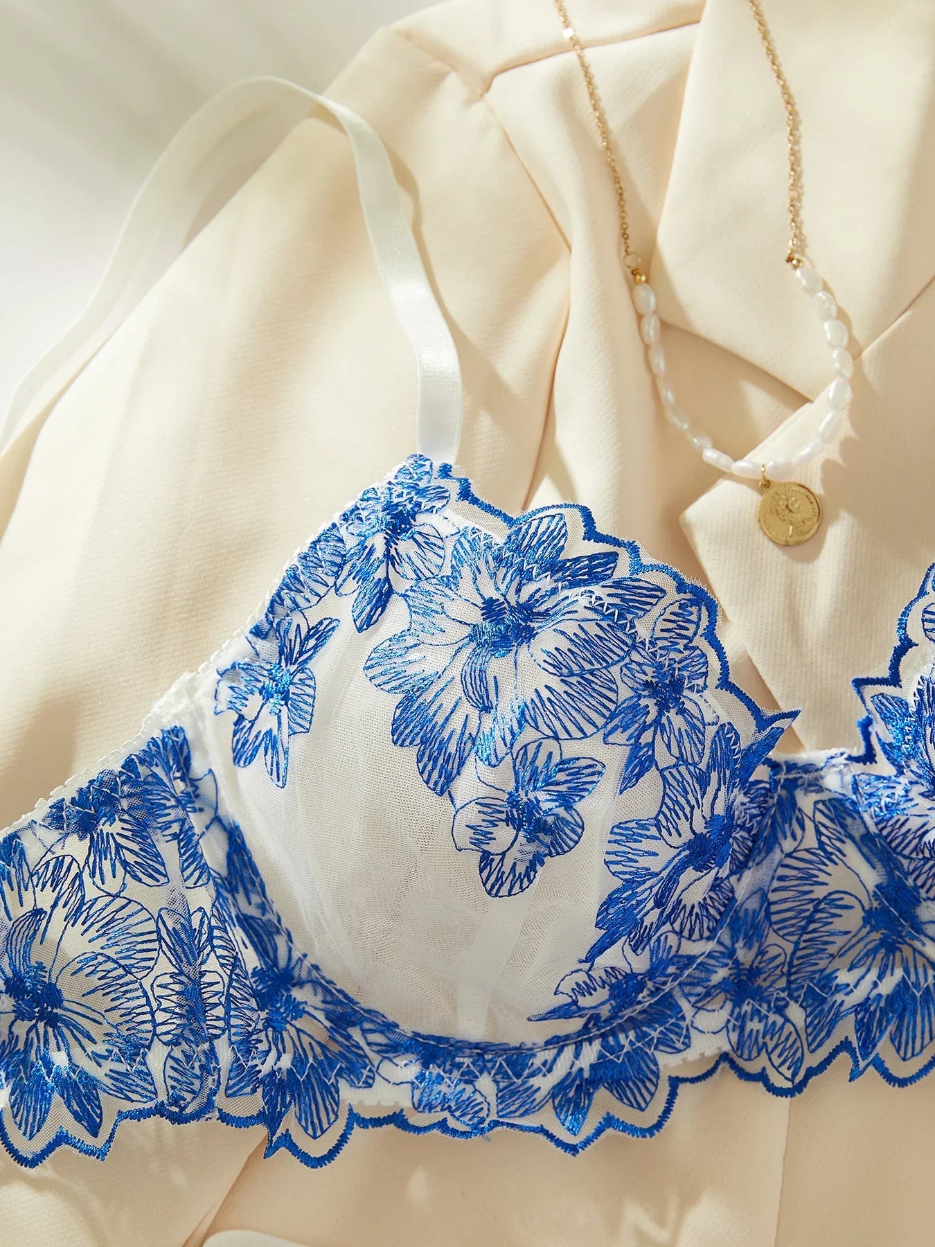 Grecce Lingerie Set
