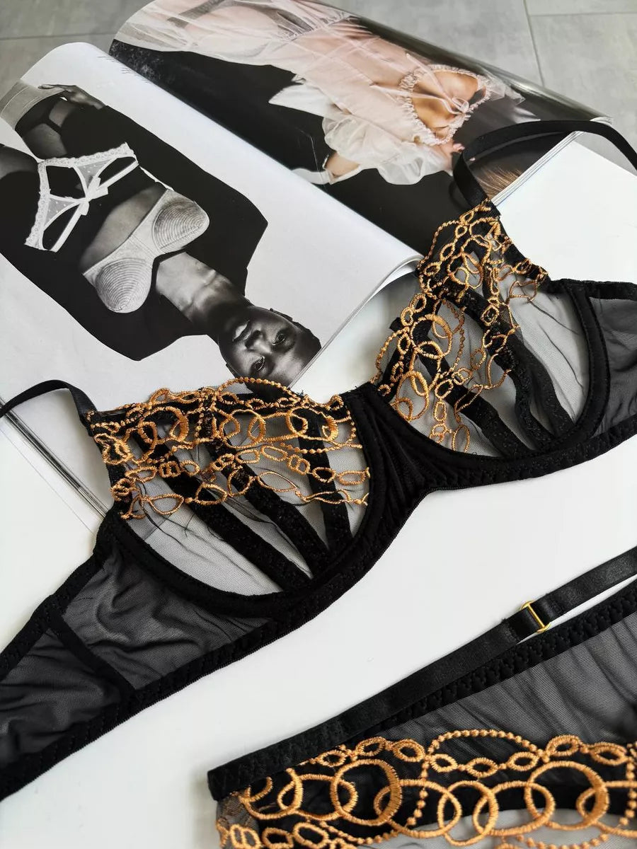 Ouro Nero Lingerie Set