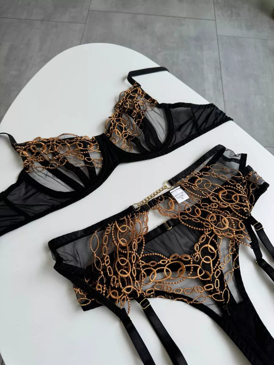 Ouro Nero Lingerie Set