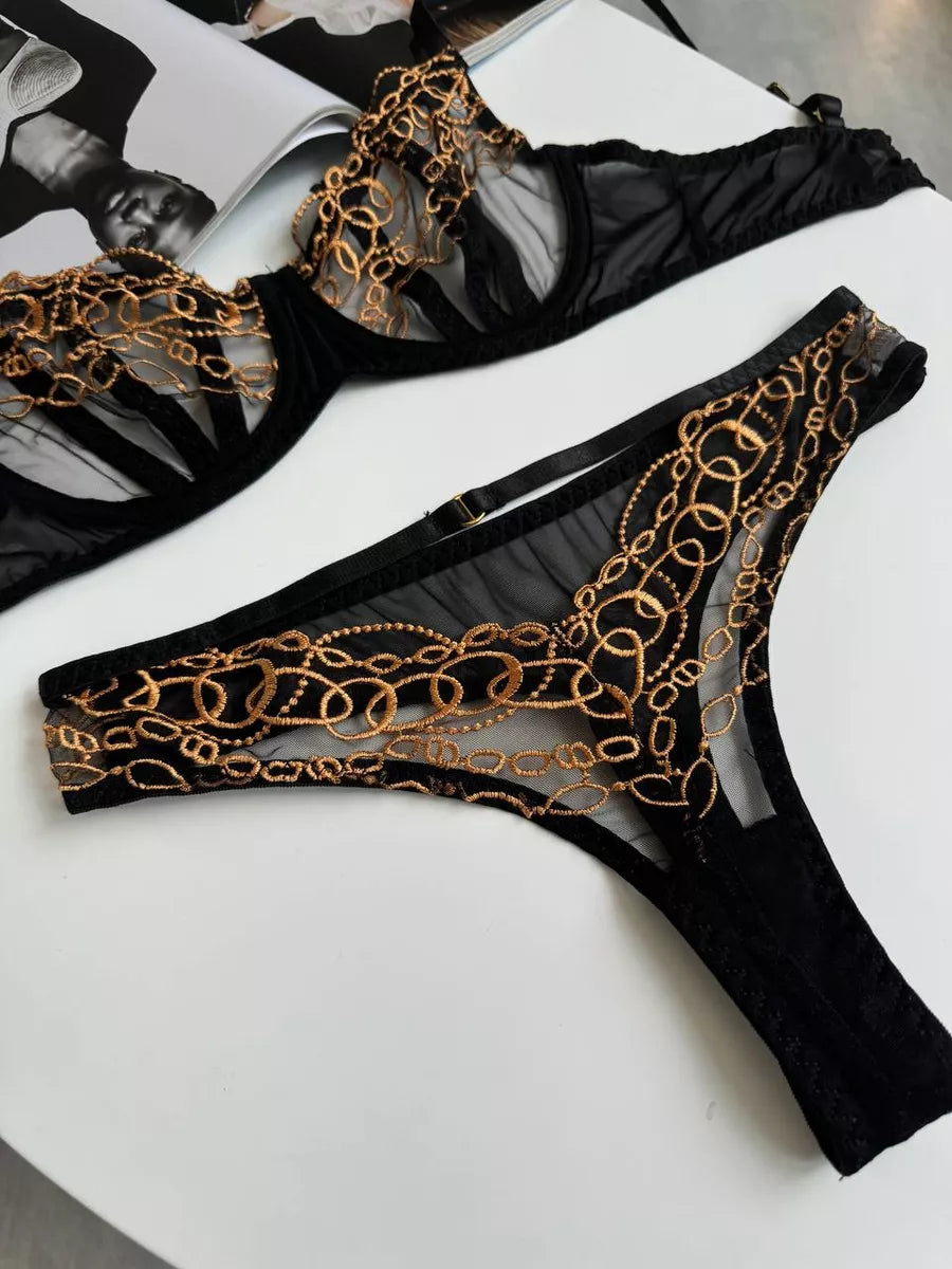 Ouro Nero Lingerie Set