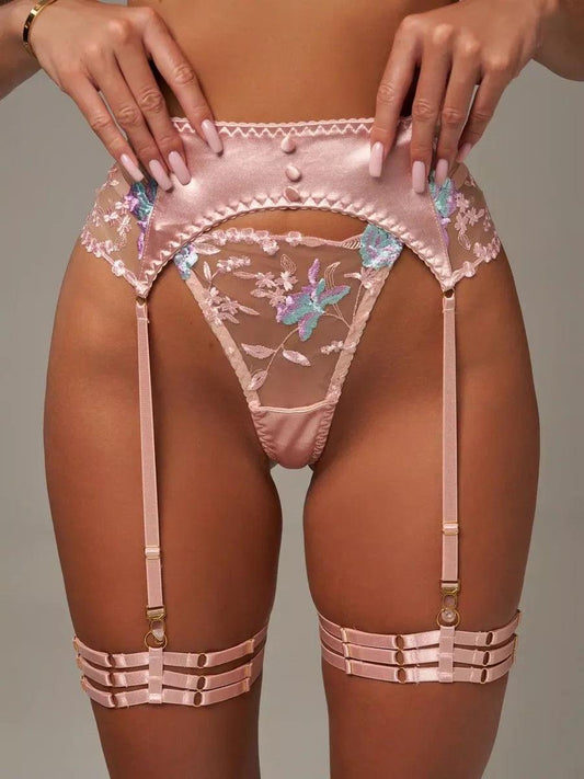 Detalhe do bordado floral da lingerie Wonder Flora, um toque romântico e leve.